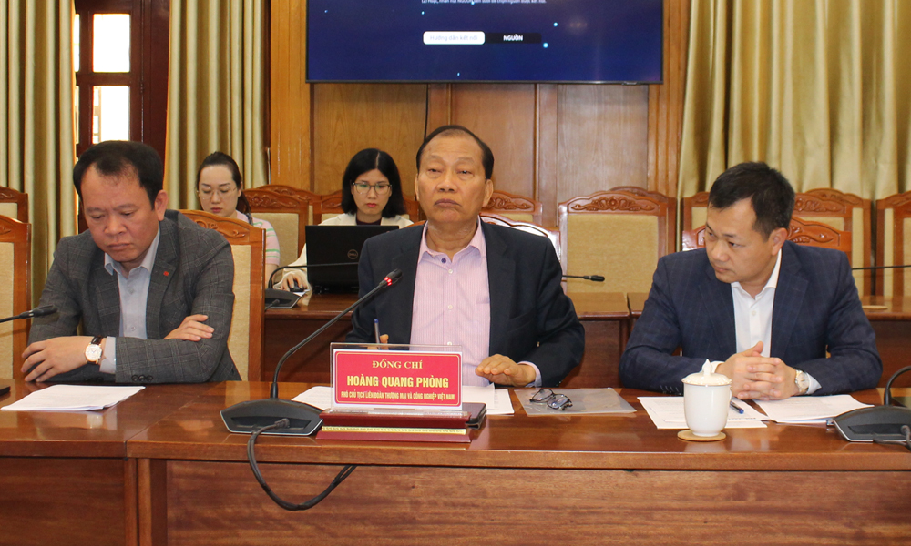 &Ocirc;ng Ho&agrave;ng Quang Ph&ograve;ng, Ph&oacute; Chủ tịch Li&ecirc;n đo&agrave;n Thương mại v&agrave; C&ocirc;ng nghiệp Việt Nam tr&igrave;nh b&agrave;y dự thảo Kế hoạch tổ chức Diễn đ&agrave;n &ldquo;Kết nối FDI - FDI Connect 2026&rdquo;.