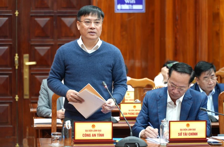 Thiếu tướng Nguyễn Thanh Li&ecirc;m, Gi&aacute;m đốc C&ocirc;ng an tỉnh ph&aacute;t biểu tại phi&ecirc;n họp