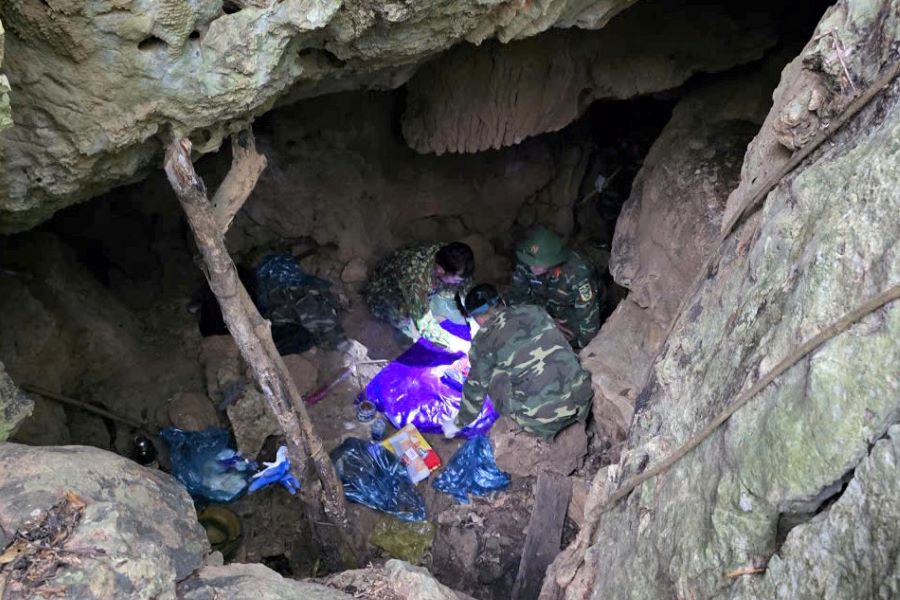 Quảng Trị: Tìm thấy thêm 1 hài cốt liệt sĩ trong hang đá núi Cô Loong
