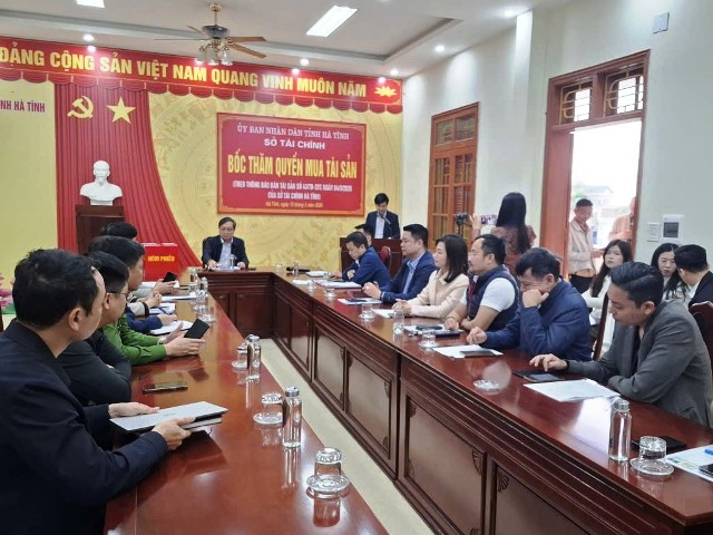 Doanh nghiệp Nghệ An trúng quyền mua gần 30kg vàng tang vật hơn 142 tỷ đồng tại Hà Tĩnh