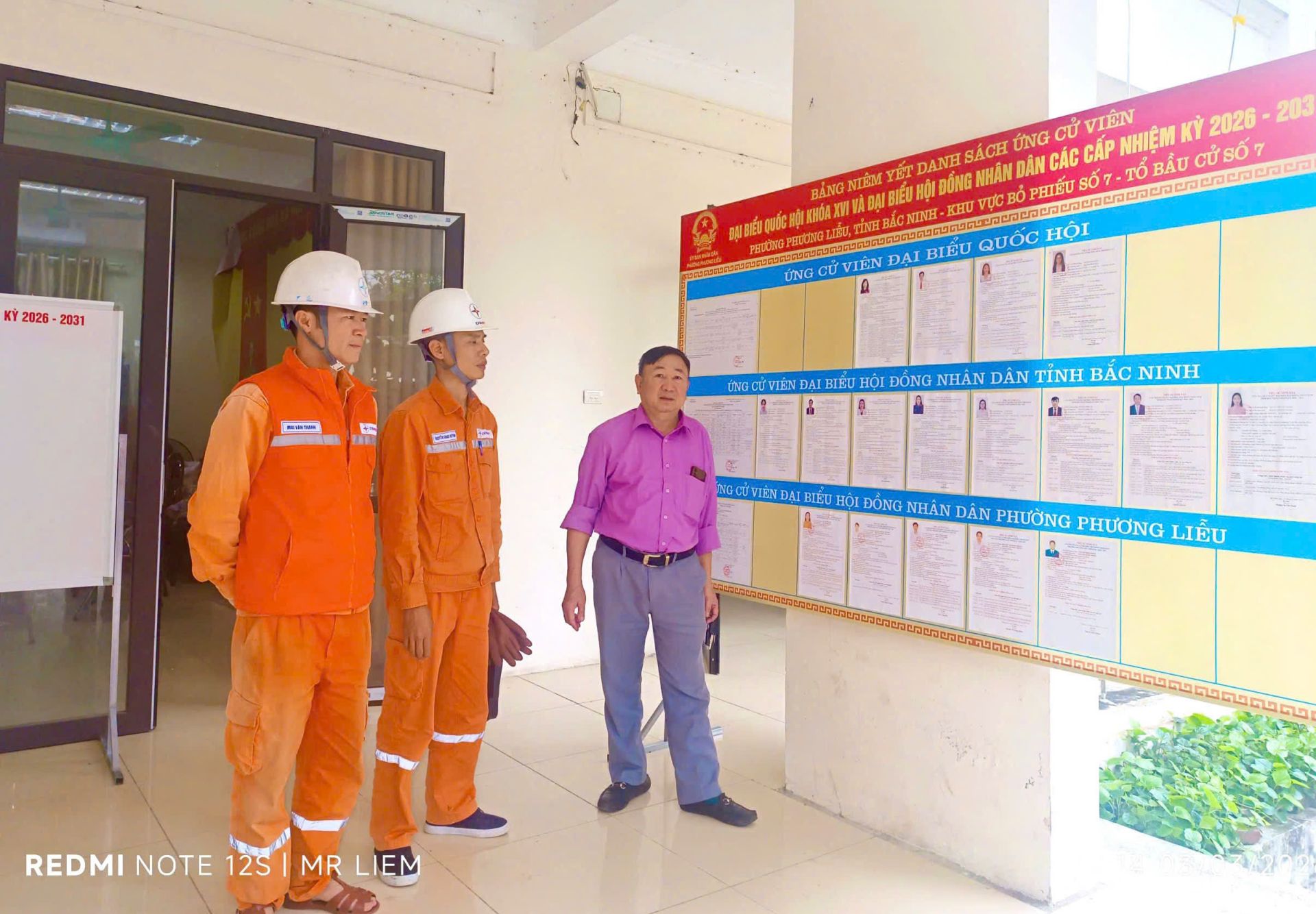 C&aacute;c đơn vị quản l&yacute; điện lực khu vực chủ động phối hợp với ch&iacute;nh quyền địa phương