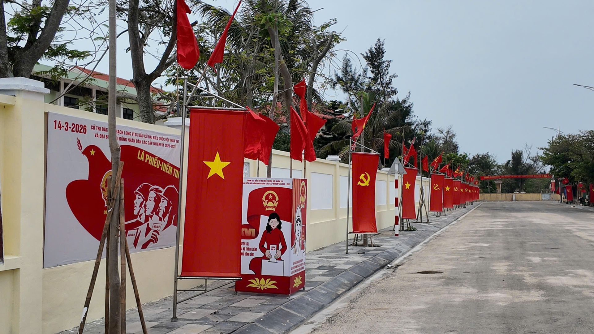 Một số h&igrave;nh ảnh c&aacute;c tuyến đường phố ch&iacute;nh, khu&ocirc;n vi&ecirc;n trụ sở l&agrave;m việc, khu vực bỏ phiếu.