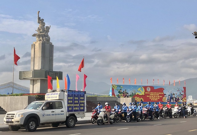 Diễu h&agrave;nh hưởng ứng Ng&agrave;y Quyền của NTD Việt Nam năm 2026&rdquo;. Ảnh: Viết Hiền ,