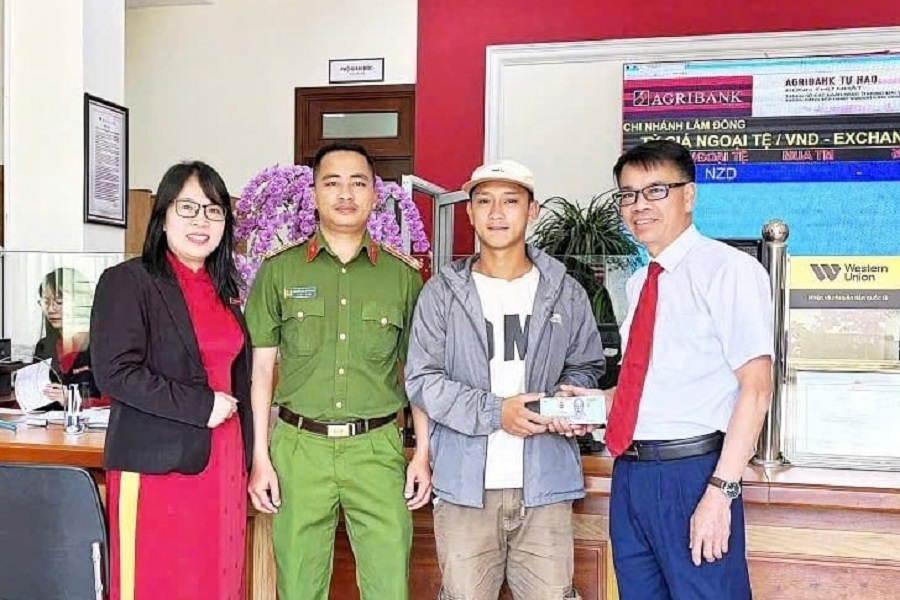 Lâm Đồng: Nghĩa cử đẹp “nhặt được của rơi, trả người đánh mất” tại phường Lang Biang – Đà Lạt