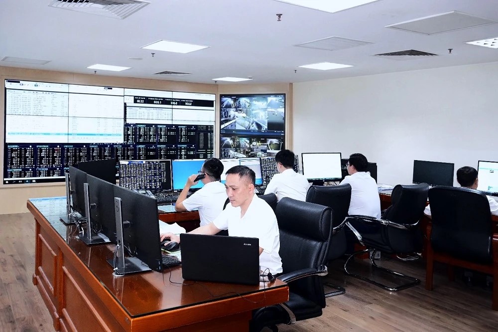 Trung t&acirc;m Điều khiển xa C&ocirc;ng ty Điện lực Thanh H&oacute;a bảo đảm hệ thống điện vận h&agrave;nh an to&agrave;n, tin cậy ở điều kiện b&igrave;nh thường cũng như khi c&oacute; thể xảy ra c&aacute;c t&igrave;nh huống sự cố.