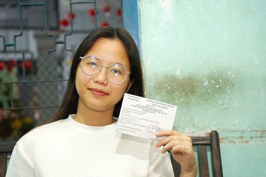 L&ecirc; Nguyễn Tr&uacute;c Quỳnh h&aacute;o hức chờ đến ng&agrave;y được thực hiện quyền c&ocirc;ng d&acirc;n của m&igrave;nh