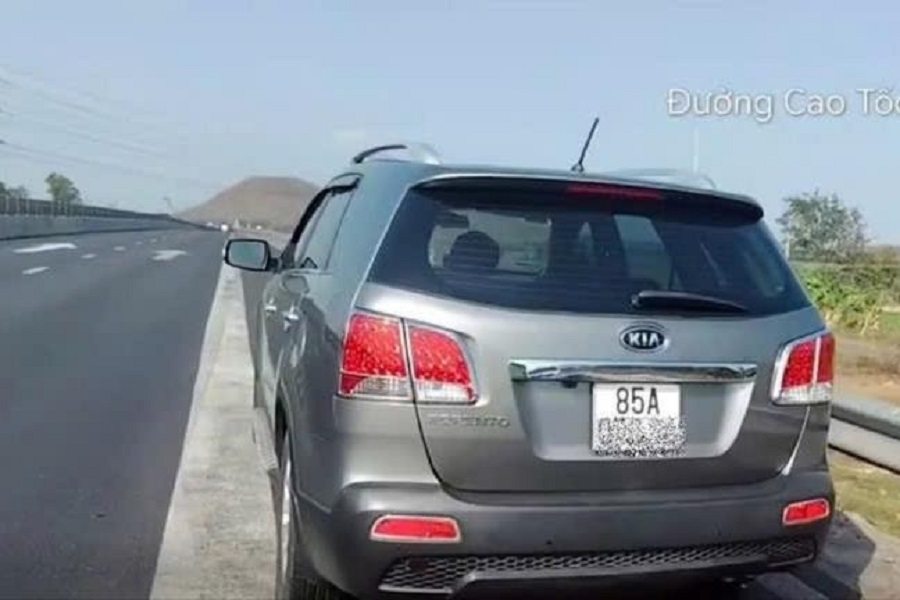 Lâm Đồng: Tài xế dừng xe “ngủ quên” trên làn khẩn cấp cao tốc Vĩnh Hảo – Phan Thiết