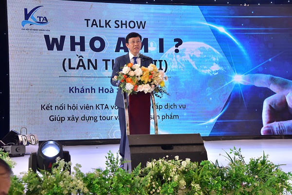 &Ocirc;ng Nguyễn Văn H&ograve;a- Gi&aacute;m đốc sở VHTTDL tỉnh Kh&aacute;nh H&ograve;a ph&aacute;t biểu