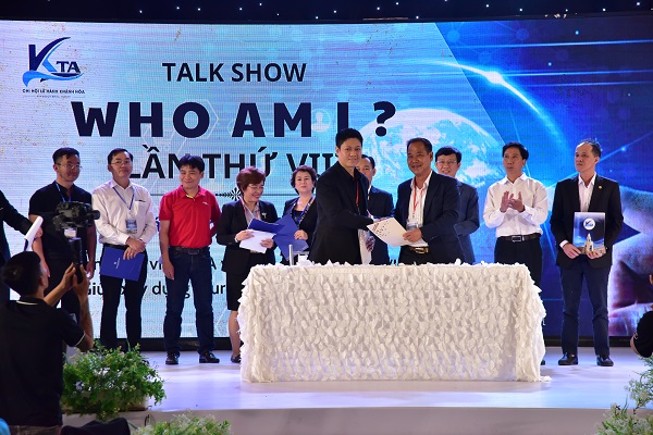 K&yacute; kết giữa Chi hội Lữ h&agrave;nh Kh&aacute;nh H&ograve;a v&agrave; L&agrave;ng yến Mai Sinh