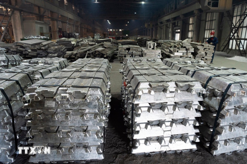 Nh&ocirc;m th&agrave;nh phẩm trong ph&acirc;n xưởng sản xuất của một tập đo&agrave;n ở C&aacute;p Nhĩ T&acirc;n, tỉnh Hắc Long Giang, Trung Quốc. (Ảnh: THX/TTXVN)