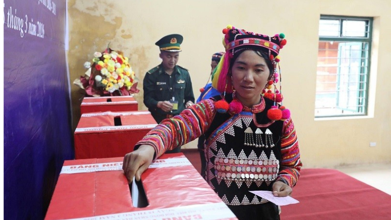 Hơn 99% cử tri tỉnh Điện Biên đã hoàn thành bỏ phiếu bầu đại biểu Quốc hội và Hội đồng nhân dân các cấp