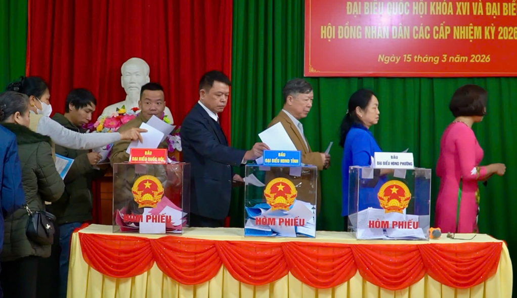 Cử tri khu vực bỏ phiếu số 4, đơn vị bầu cử số 2, phường Tân Giang, tỉnh Cao Bằng tham gia bầu cử. Ảnh: BCB Cử tri khu vực bỏ phiếu số 4, đơn vị bầu cử số 2, phường Tân Giang, tỉnh Cao Bằng tham gia bầu cử. Ảnh: BCB