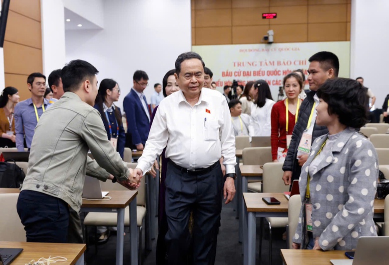 Bầu cử để lựa chọn người xứng đáng đưa đất nước bước vào kỷ nguyên mới