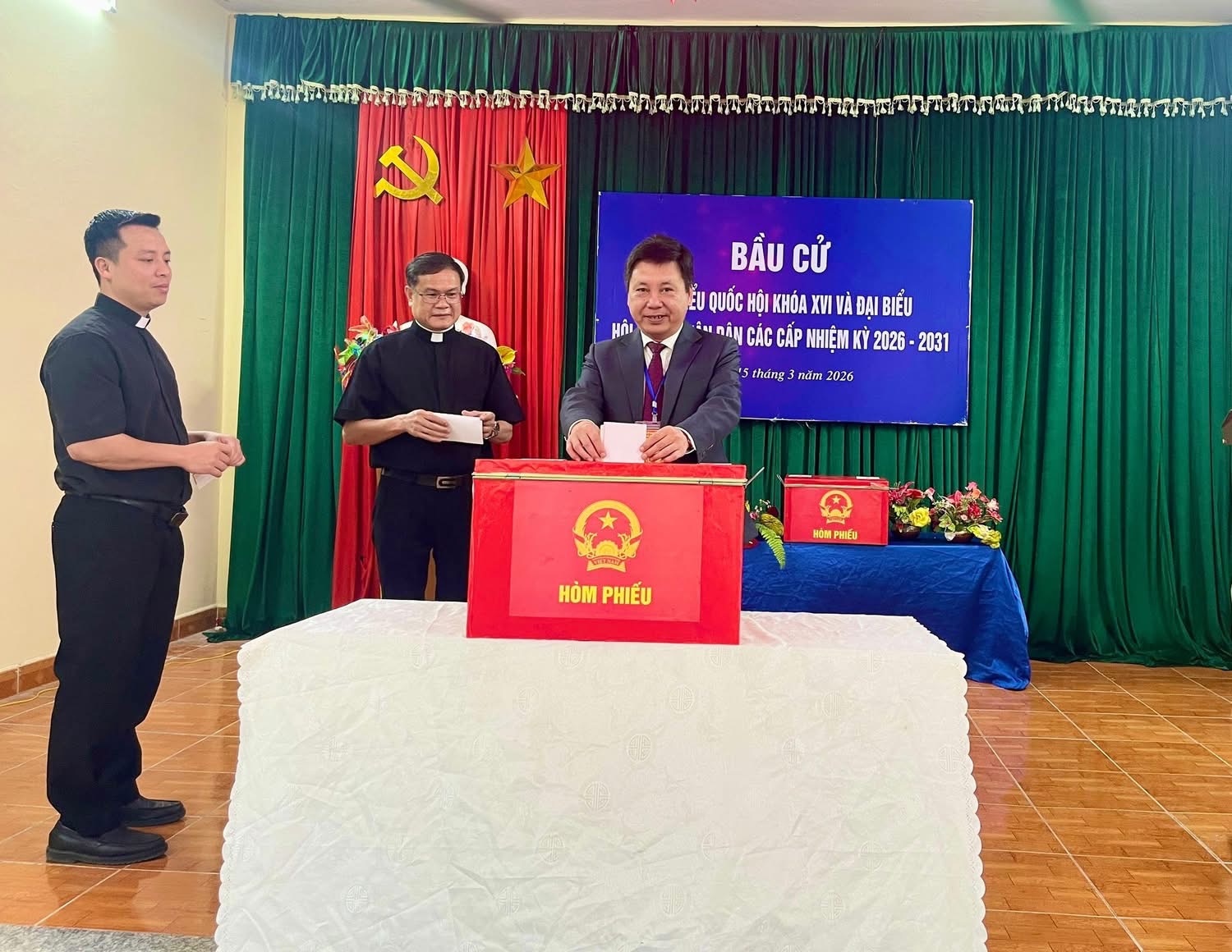 X&atilde; Ti&ecirc;n Minh c&oacute; 37 khu vực bỏ phiếu.