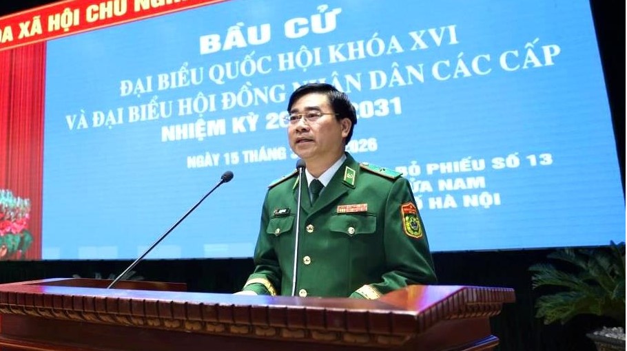 Thiếu tướng Võ Tiến Nghị, Phó Tư lệnh Bộ đội Biên phòng trình bày diễn văn khai mạc bầu cử đại biểu Quốc hội khóa XVI và đại biểu Hội đồng nhân dân các cấp nhiệm kỳ 2026-2031 tại khu vực bỏ phiếu số 13, cơ quan Bộ Tư lệnh Bộ đội Biên phòng. Ảnh: Xuân Khoa Thiếu tướng Võ Tiến Nghị, Phó Tư lệnh Bộ đội Biên phòng trình bày diễn văn khai mạc bầu cử đại biểu Quốc hội khóa XVI và đại biểu Hội đồng nhân dân các cấp nhiệm kỳ 2026-2031 tại khu vực bỏ phiếu số 13, cơ quan Bộ Tư lệnh Bộ đội Biên phòng. Ảnh: Xuân Khoa