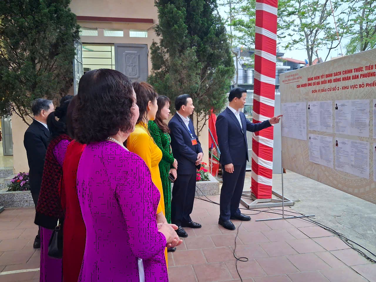 Tỉnh Thái Nguyên có 5 đơn vị bầu cử đại biểu Quốc hội và 29 đơn vị bầu cử đại biểu HĐND tỉnh với1.503 khu vực bỏ phiếu trên địa bàn 92 xã, phường. Tỉnh Thái Nguyên có 5 đơn vị bầu cử đại biểu Quốc hội và 29 đơn vị bầu cử đại biểu HĐND tỉnh với1.503 khu vực bỏ phiếu trên địa bàn 92 xã, phường.