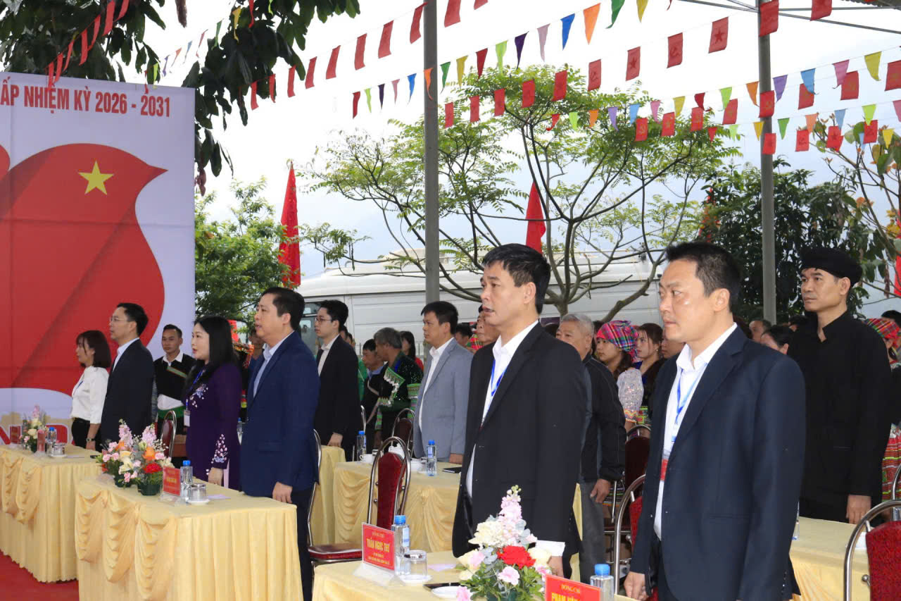 Lãnh đạo tỉnh Lào Cai cùng cử tri xã Quy Mông tham dự lễ khai mạc và thực hiện nghi thức chào cờ trong ngày bầu cử đại biểu Quốc hội khóa XVI và đại biểu HĐND các cấp nhiệm kỳ 2026 – 2031. Lãnh đạo tỉnh Lào Cai cùng cử tri xã Quy Mông tham dự lễ khai mạc và thực hiện nghi thức chào cờ trong ngày bầu cử đại biểu Quốc hội khóa XVI và đại biểu HĐND các cấp nhiệm kỳ 2026 – 2031.