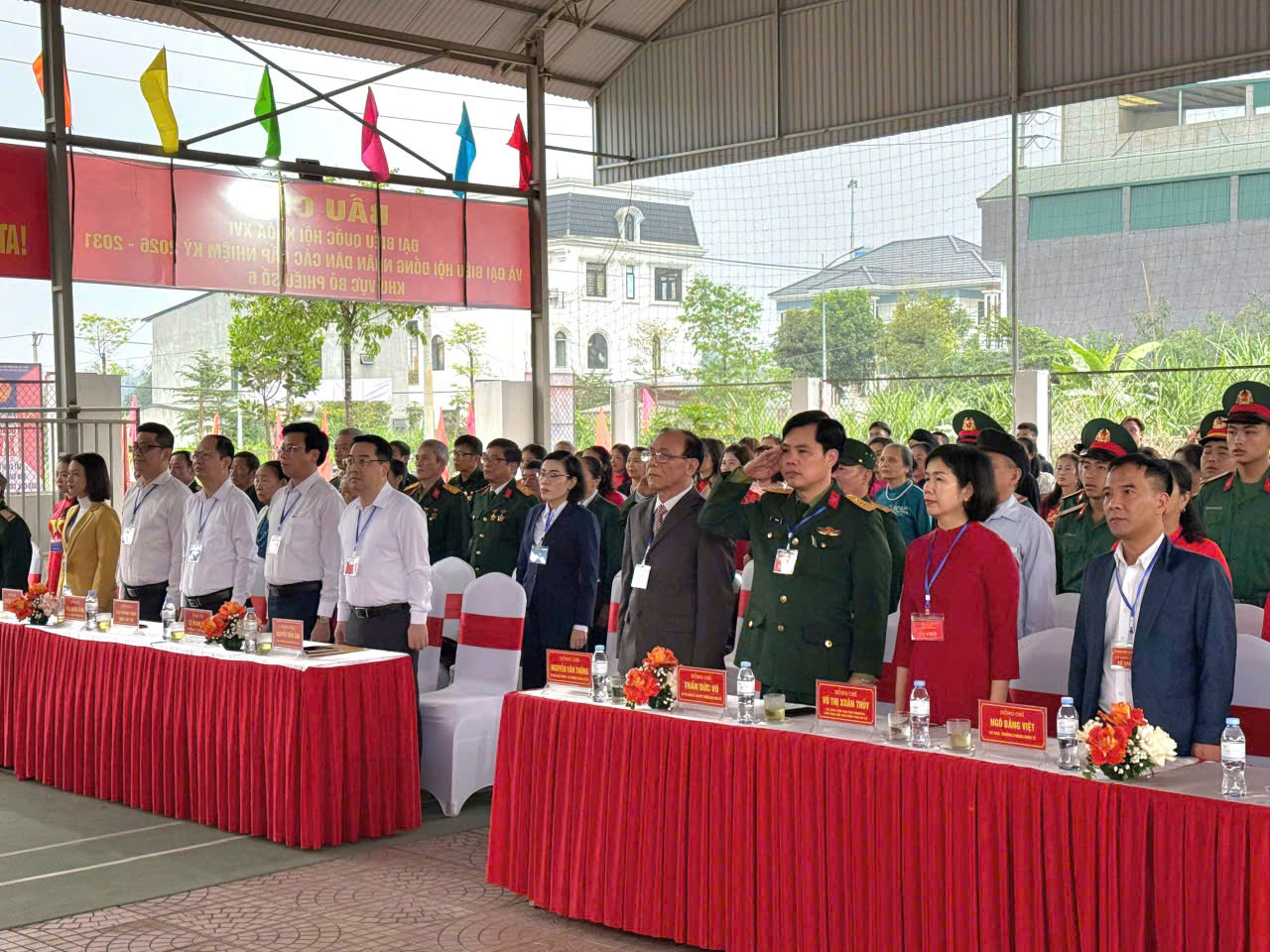 Ông Nguyễn Tuấn Anh – Chủ tịch UBND tỉnh Lào Cai tham gia bỏ phiếu cùng cử tri tại khu vực bỏ phiếu số 6, xã Yên Bình trong sáng 15/3. Ông Nguyễn Tuấn Anh – Chủ tịch UBND tỉnh Lào Cai tham gia bỏ phiếu cùng cử tri tại khu vực bỏ phiếu số 6, xã Yên Bình trong sáng 15/3.