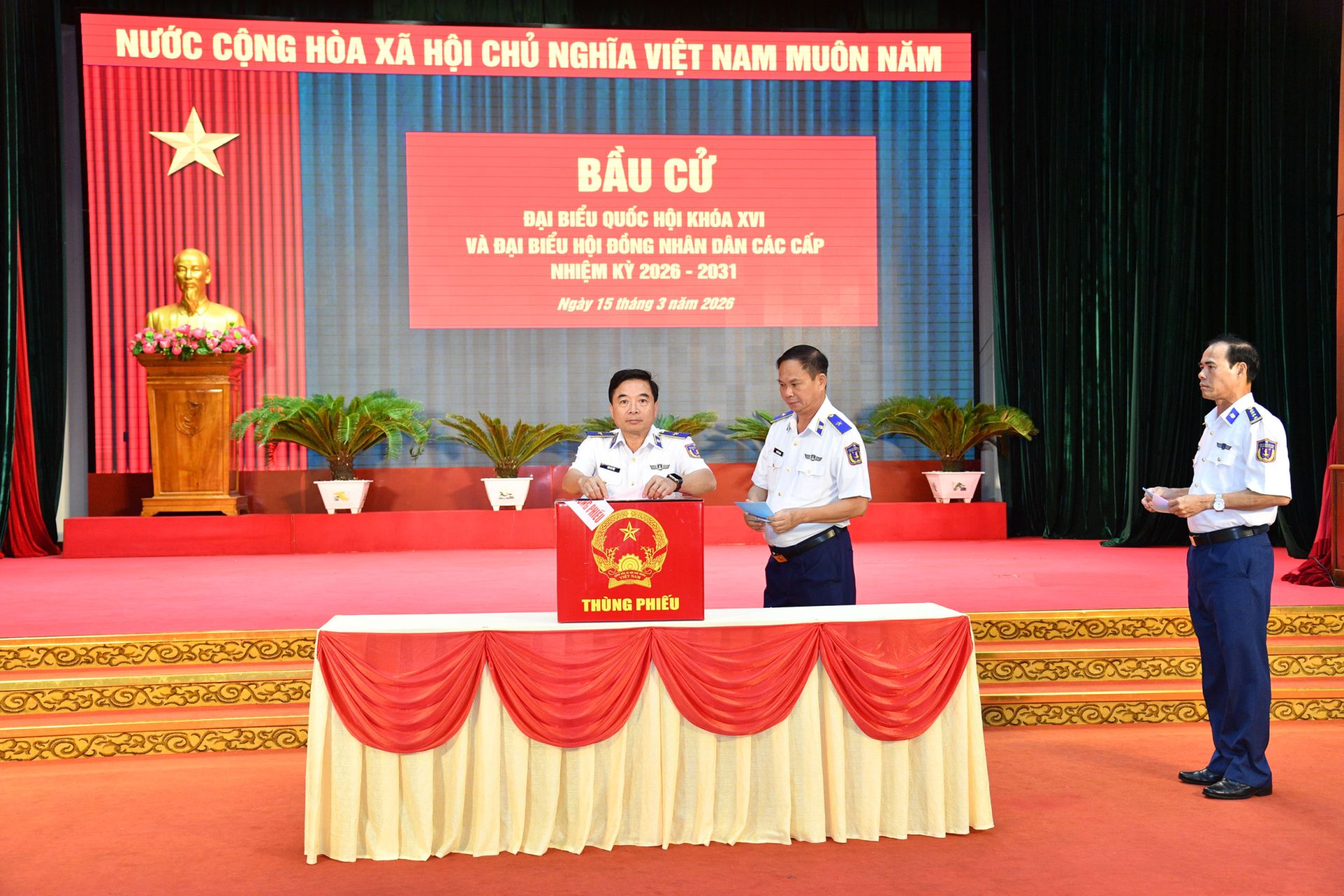 Sôi nổi "Ngày hội non sông" tại Bộ Tư lệnh Vùng Cảnh sát biển 4