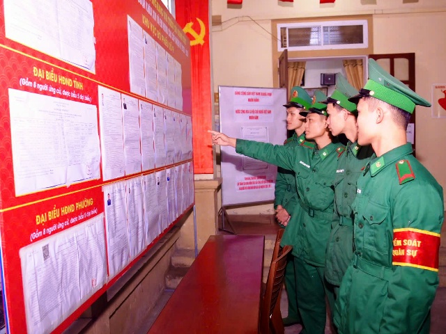 100% cử tri Cơ quan Ban Chỉ huy Bộ đội Biên phòng tỉnh Nghệ An hoàn thành bỏ phiếu sớm