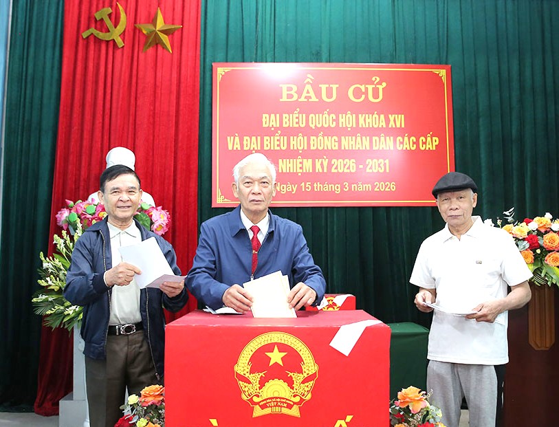 Đến 15 giờ ngày 15/3, có 96,69% cử tri Ninh Bình tham gia bỏ phiếu