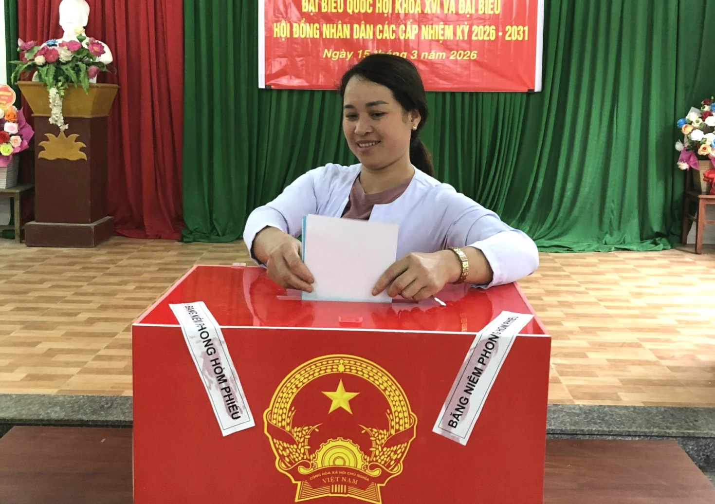 Cử tri xã vùng cao Vân Sơn, tỉnh Phú Thọ tích cực, khẩn trương đi bầu cử. Ảnh: Vương Hùng Cử tri xã vùng cao Vân Sơn, tỉnh Phú Thọ tích cực, khẩn trương đi bầu cử. Ảnh: Vương Hùng