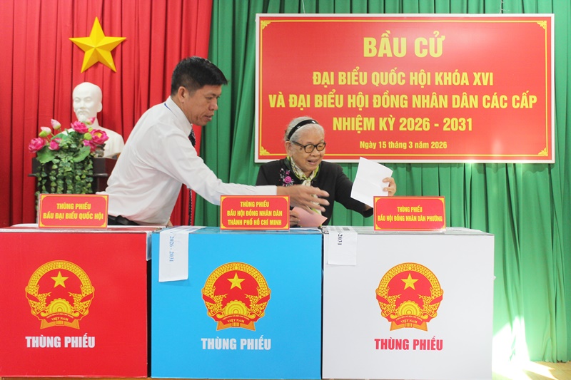 TP HCM: Cử tri tranh thủ bầu cử sớm kịp kinh doanh du lịch cuối tuần