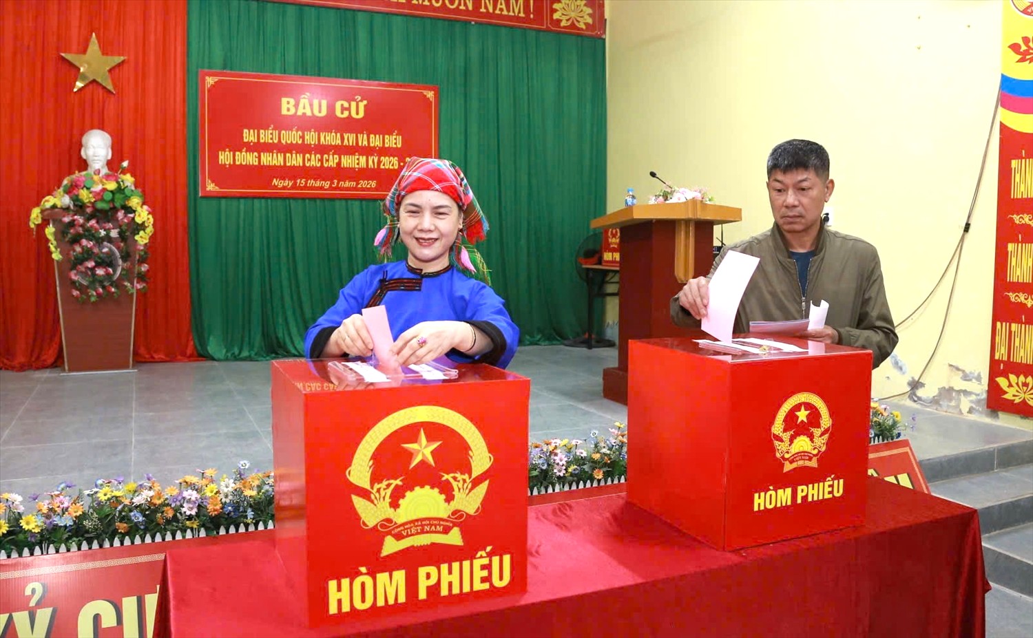 Lạng Sơn: 99,94% cử tri tham gia bỏ phiếu, các tổ bầu cử tiến hành kiểm phiếu