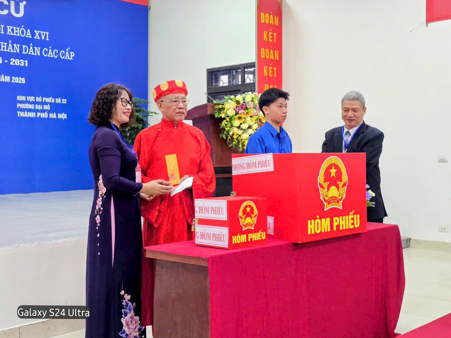 Cử tri phường Đại Mỗ thực hiện quyền bầu cử, trực tiếp bỏ phiếu lựa chọn đại biểu Quốc hội và đại biểu Hội đồng nhân dân các cấp. Cử tri phường Đại Mỗ thực hiện quyền bầu cử, trực tiếp bỏ phiếu lựa chọn đại biểu Quốc hội và đại biểu Hội đồng nhân dân các cấp.