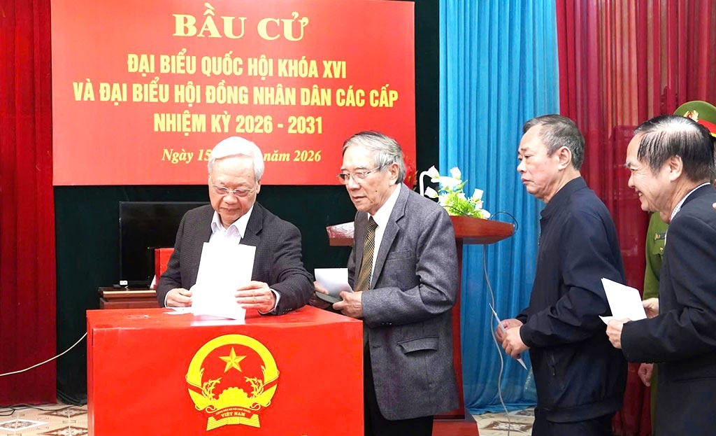 Ninh B&igrave;nh: Gần 90% cử tri Ninh B&igrave;nh tham gia bỏ phiếu t&iacute;nh đến 13 giờ 30 ph&uacute;t