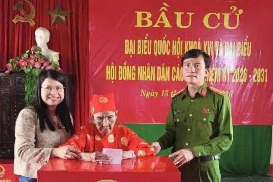Quảng Trị: 7 cử tri trên 100 tuổi trực tiếp tham gia bỏ phiếu bầu cử