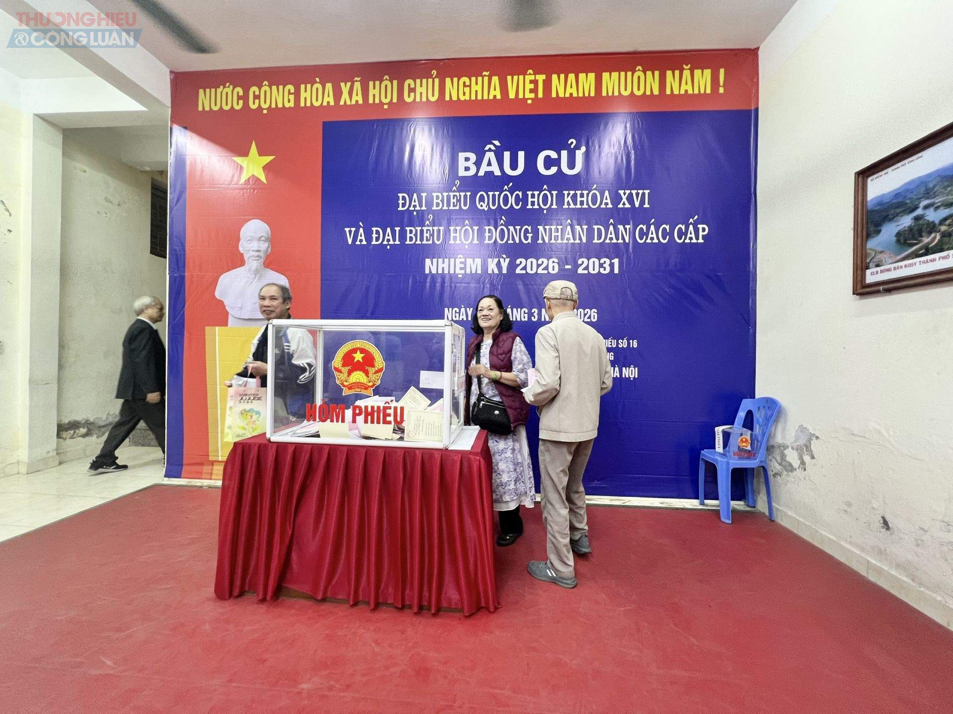 Hà Nội: Cử tri phường Hà Đông hăng hái tham gia Ngày hội non sông