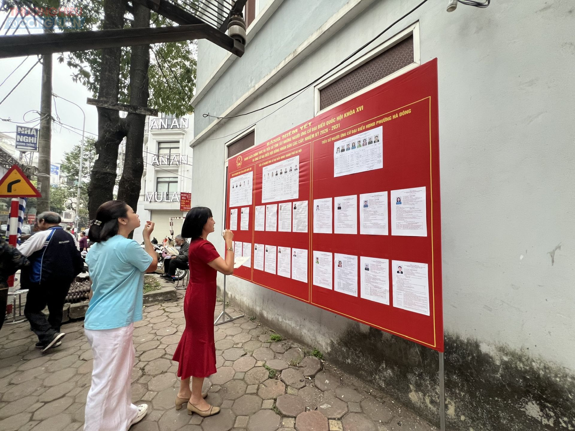 Bảng niêm yết danh sách chính thức và tiểu sử tóm tắt những người ứng cử đại biểu Quốc hội khóa XVI và đại biểu Hội đồng nhân dân các cấp nhiệm kỳ 2026-2031. Bảng niêm yết danh sách chính thức và tiểu sử tóm tắt những người ứng cử đại biểu Quốc hội khóa XVI và đại biểu Hội đồng nhân dân các cấp nhiệm kỳ 2026-2031.