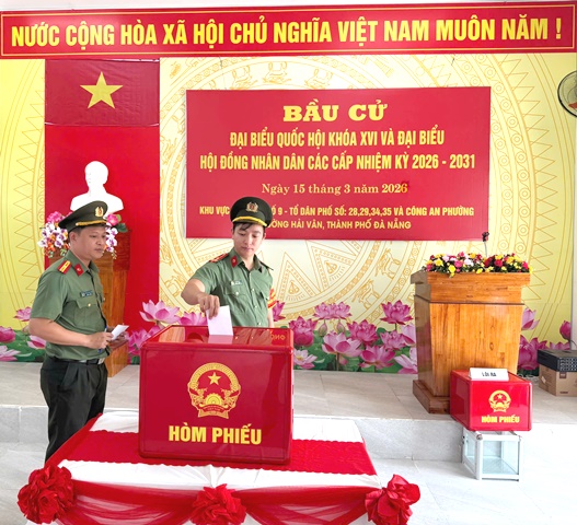 Khu vực bỏ phiếu số 9, phường Hải V&acirc;n.
