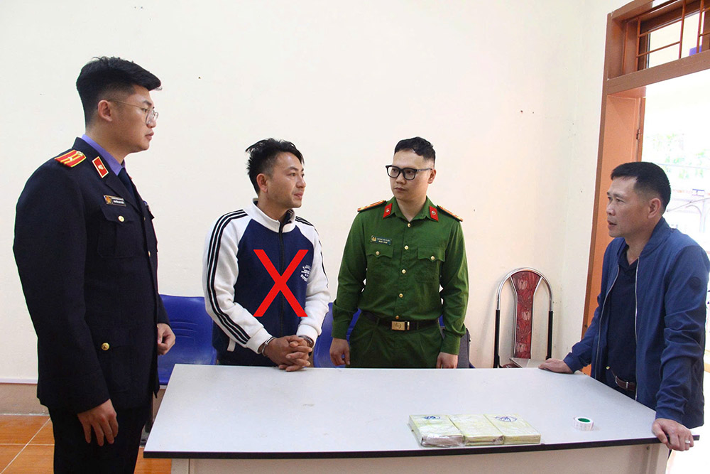 Sơn La: Bắt giữ đối tượng vận chuyển trái phép 3 bánh heroin