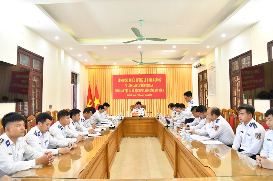 Tư lệnh Cảnh sát biển Việt Nam thăm, làm việc tại Hải đội 102 và gặp mặt lãnh đạo tỉnh Hà Tĩnh