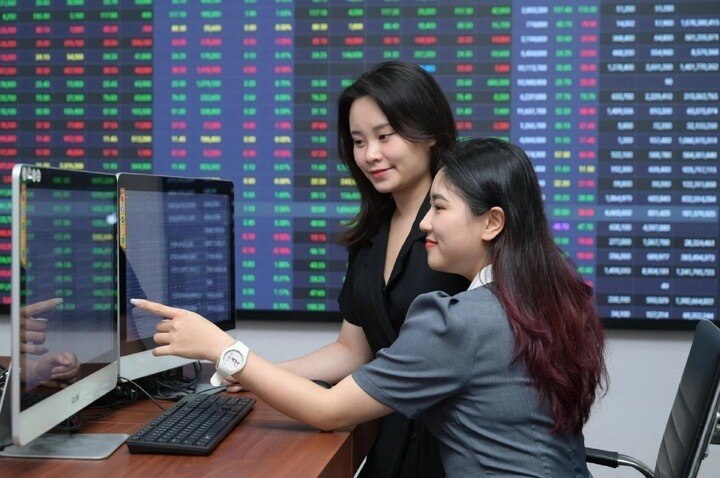 Nhận định thị trường 16/3: VN-Index được kỳ vọng hồi phục kỹ thuật sau nhịp điều chỉnh