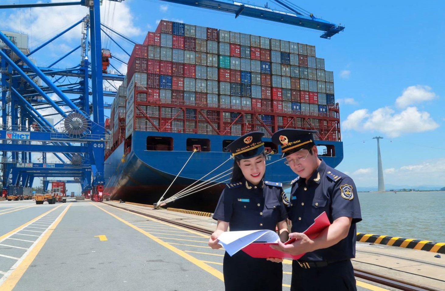 Ngành Hải quan: Hỗ trợ doanh nghiệp tiếp cận thông tin về thủ tục xuất nhập khẩu