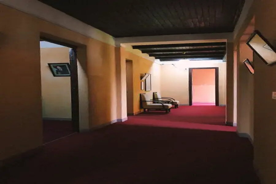 Hành lang bên ngoài phòng ngủ của gia đình hoàng gia Hành lang bên ngoài phòng ngủ của gia đình hoàng gia