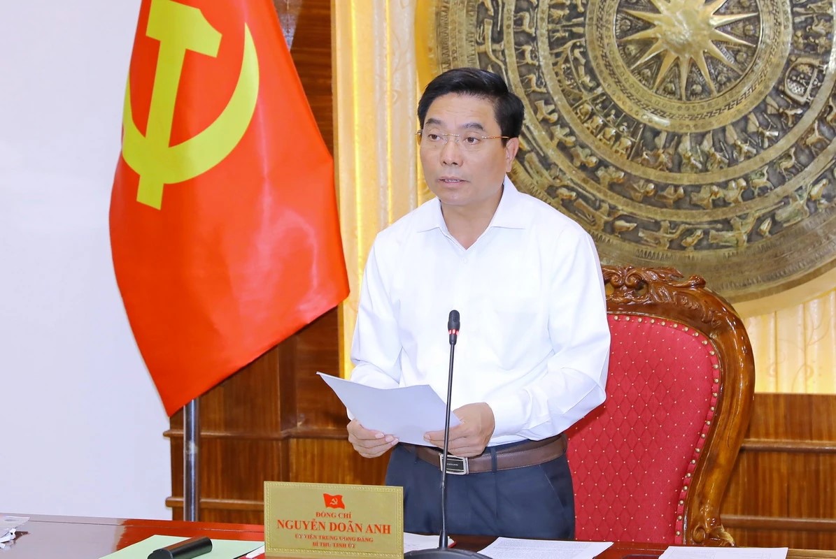 Bí thư Tỉnh ủy, Trưởng Ban Chỉ đạo tỉnh Nguyễn Doãn Anh chủ trì phiên họp. Bí thư Tỉnh ủy, Trưởng Ban Chỉ đạo tỉnh Nguyễn Doãn Anh chủ trì phiên họp.