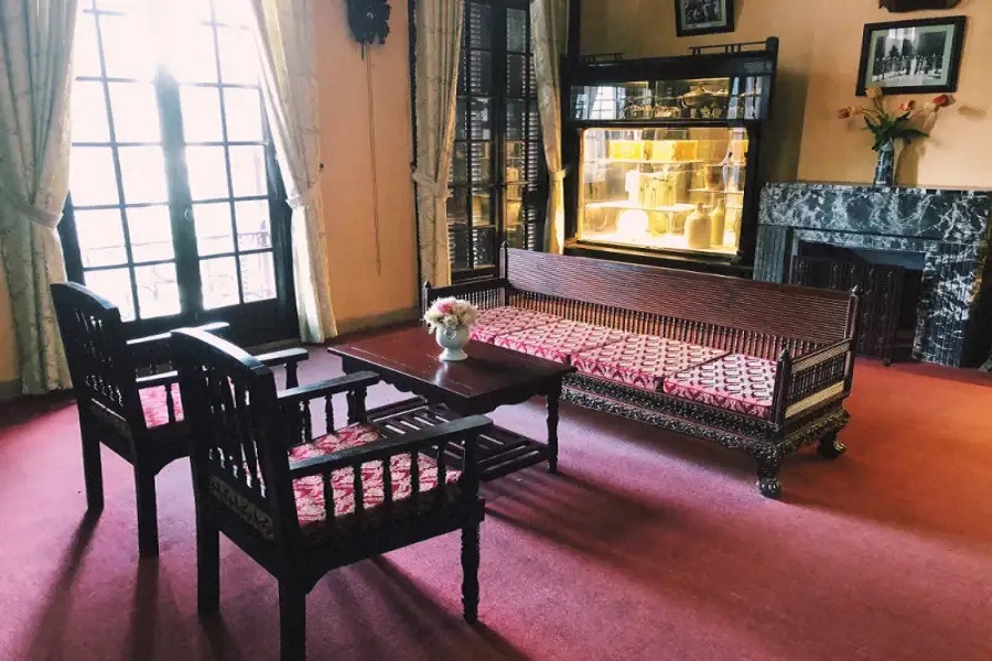 Phòng khách tại tầng 1 của Cung Nam Phương hoàng hậu Phòng khách tại tầng 1 của Cung Nam Phương hoàng hậu