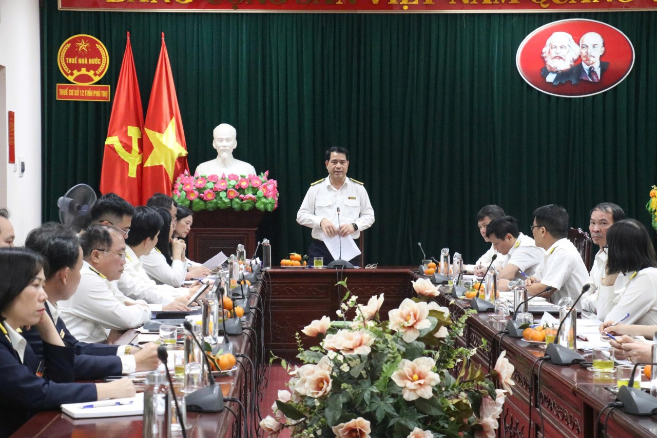Trưởng Thuế tỉnh Ph&uacute; Thọ ph&aacute;t biểu chỉ đạo triển khai cao điểm hỗ trợ người nộp thuế.