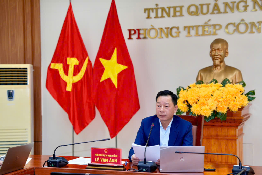 &Ocirc;ng L&ecirc; Văn Ánh, Phó Chủ tịch UBND tỉnh Quảng Ninh, chủ tr&igrave; tiếp c&ocirc;ng d&acirc;n định kỳ