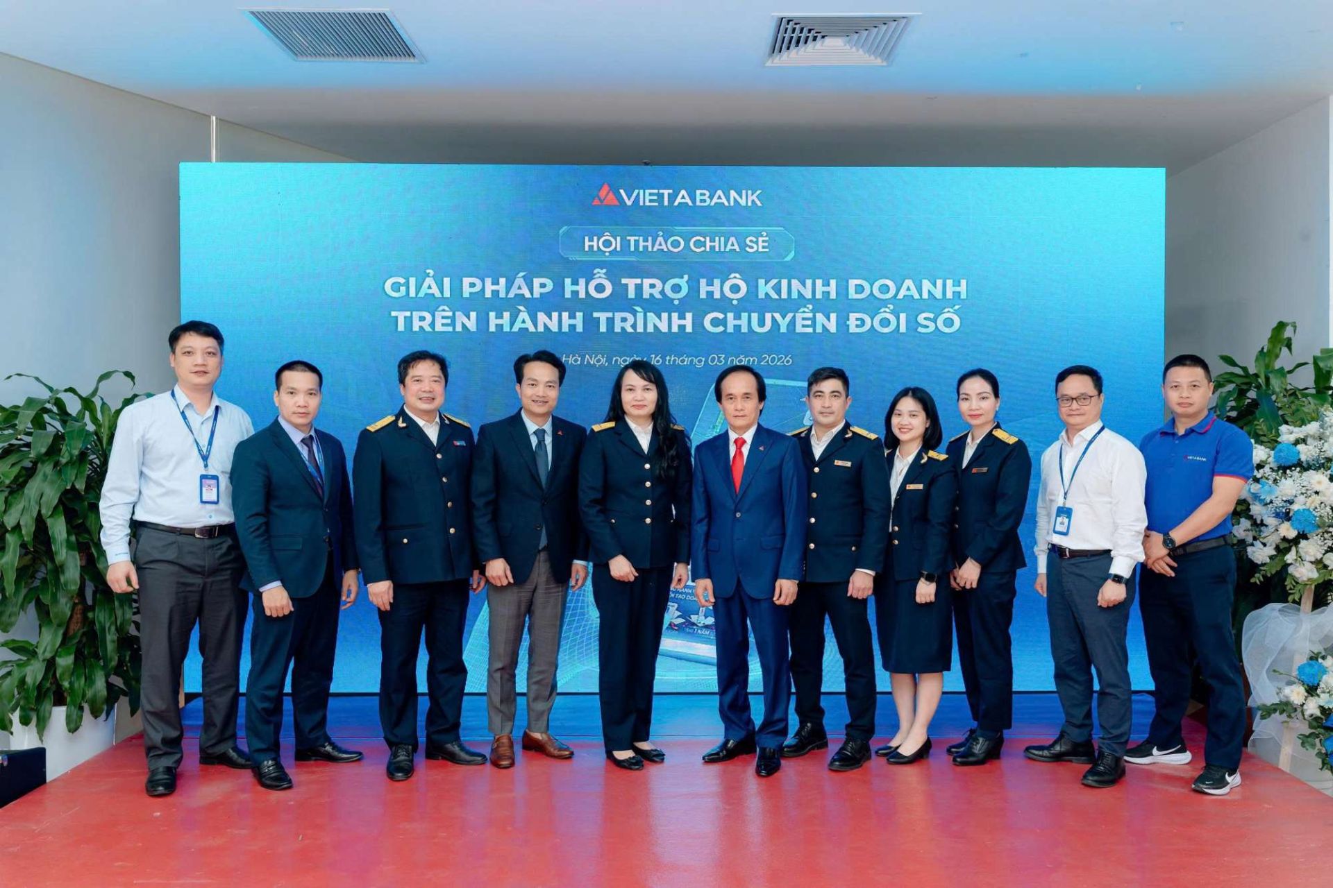 Chương tr&igrave;nh c&oacute; sự tham dự của cơ quan Thuế, đối t&aacute;c, Ban l&atilde;nh đạo VIETABANK