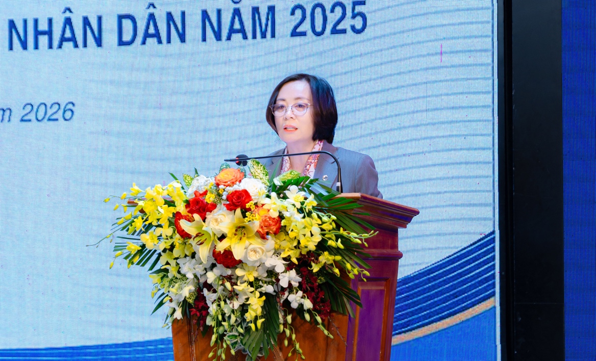 B&agrave; Phạm Thị Hồng Minh - Tổng Gi&aacute;m đốc Co-opBank ph&aacute;t biểu tại Hội nghị Tổng kết c&ocirc;ng t&aacute;c QTDND tr&ecirc;n địa b&agrave;n do Co-opBank chi nh&aacute;nh Th&aacute;i B&igrave;nh tổ chức