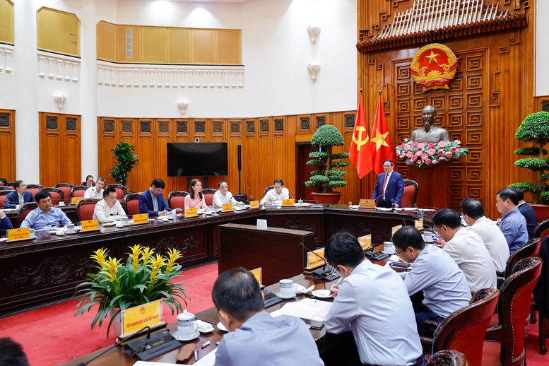 Thủ tướng Ch&iacute;nh phủ giao 11 nhiệm vụ, giải ph&aacute;p cụ thể cho từng bộ, ng&agrave;nh, địa phương, doanh nghiệp - Ảnh: VGP/Nhật Bắc