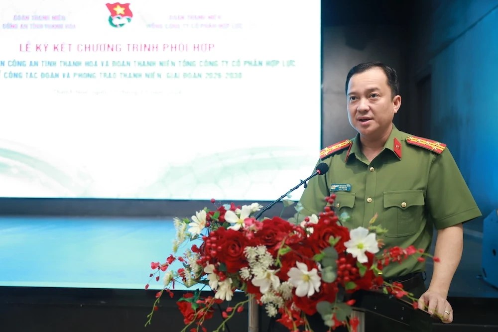 Đại t&aacute; Trần Th&aacute;i Quang Ho&agrave;ng, Ph&oacute; Gi&aacute;m đốc C&ocirc;ng an tỉnh Thanh H&oacute;a ph&aacute;t biểu tại lễ k&yacute; kết.