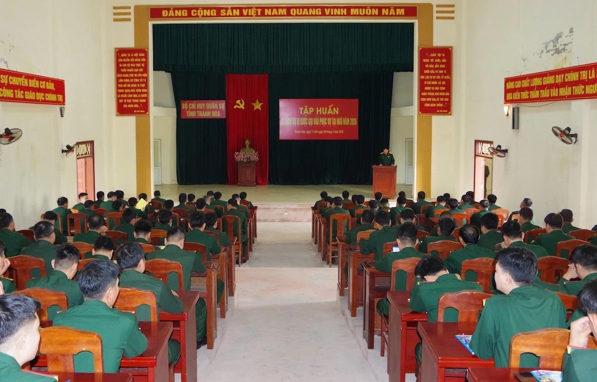 To&agrave;n cảnh khai mạc lớp tập huấn sĩ quan dự bị được gọi phục vụ tại ngũ.