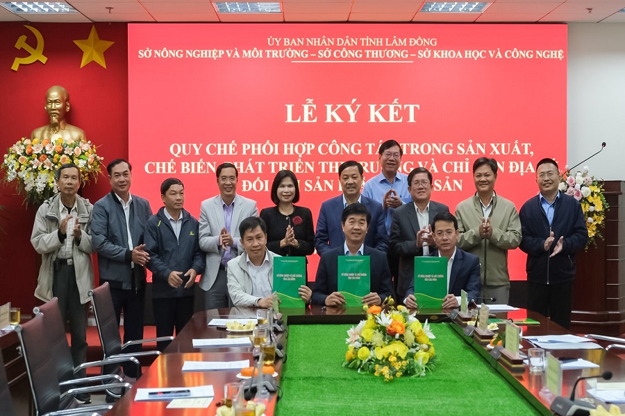 Sở N&ocirc;ng nghiệp v&agrave; M&ocirc;i trường, Sở C&ocirc;ng thương v&agrave; Sở Khoa học v&agrave; C&ocirc;ng nghệ đ&atilde; k&yacute; kết Quy chế phối hợp