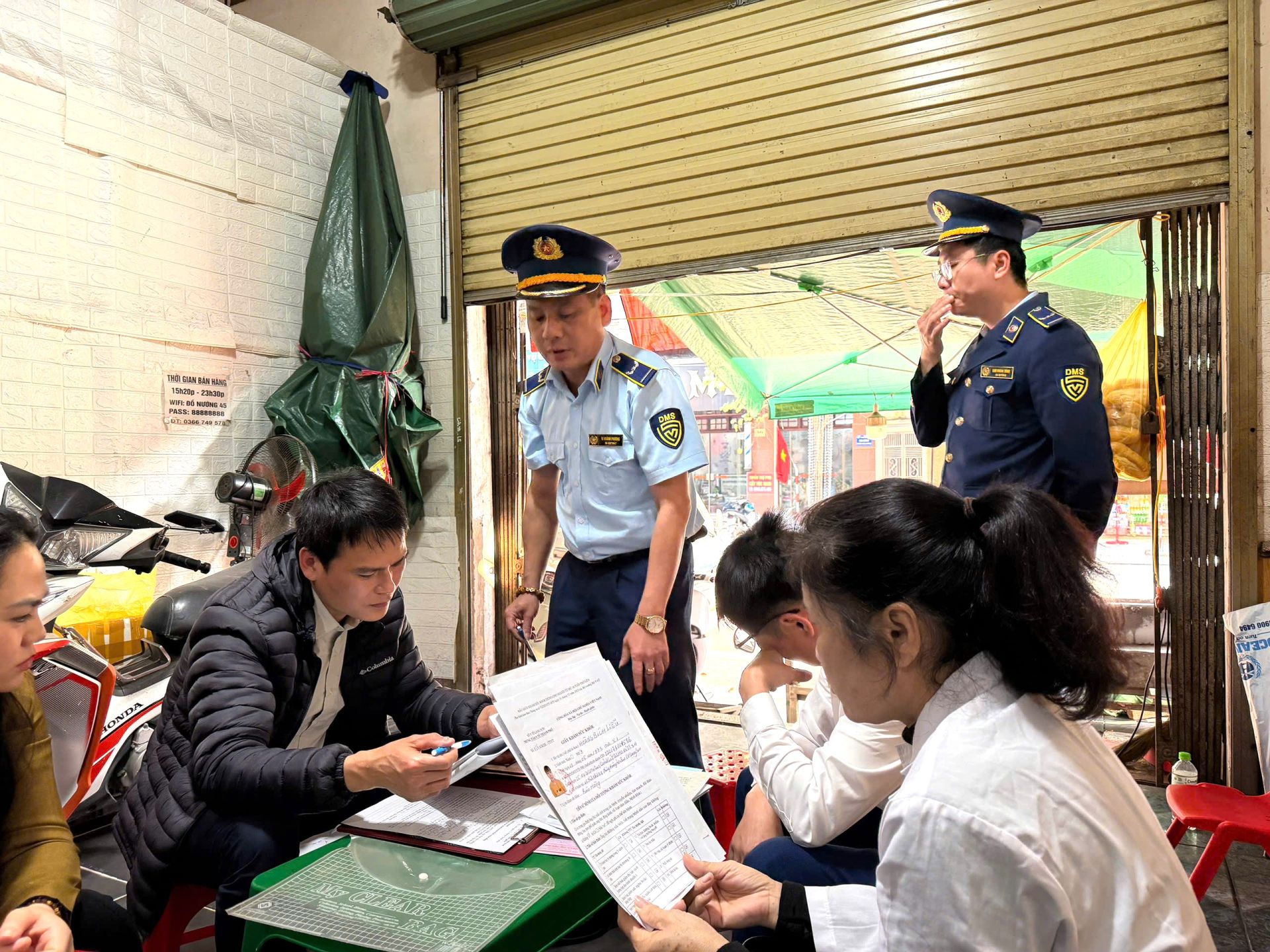 Đội QLTT số 1 Lạng Sơn: Chủ động kiểm soát thị trường, giữ ổn định cung cầu hàng hóa